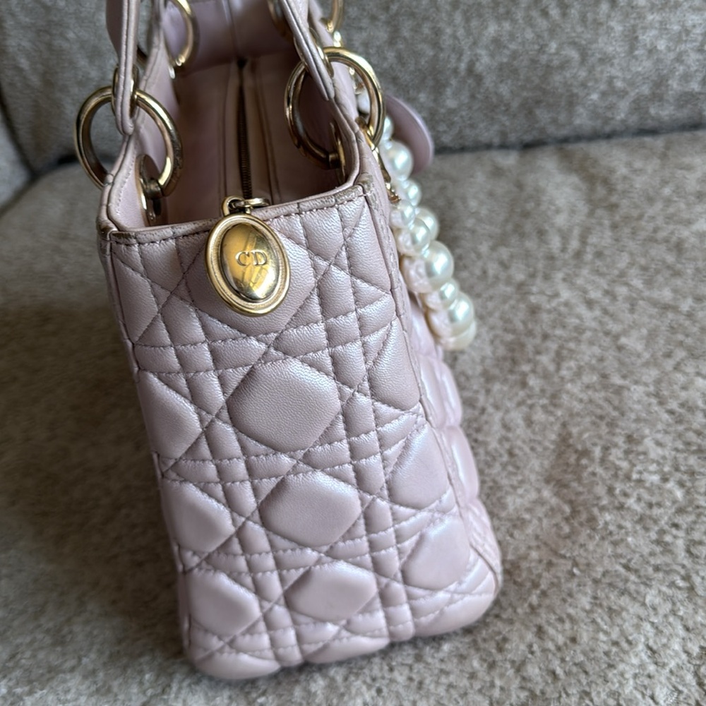 Dior Medium Lady Bag in pink  lambskin leather with Cannage stitching - Picture 6 of 16